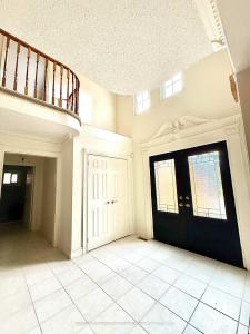 492 PALMTREE CRESCENT, Oshawa, Ontario L1K 2H3, Canadá