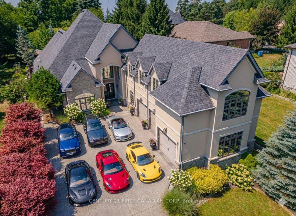 547 CRESTWOOD DRIVE, London South, Ontario N6K 1Y1, Canada