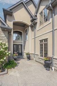 547 CRESTWOOD DRIVE, London South, Ontario N6K 1Y1, Canada