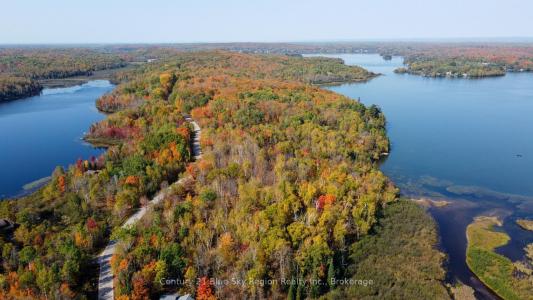 1061 SOUTH SHORE ROAD, East Ferris, Ontario P0H 1B0, CANADÁ