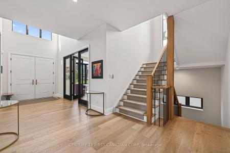 1704 UPPER WEST AVENUE, London South, Ontario N6K 0K6, Canada