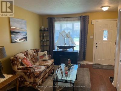 2-302 PARK STREET WEST, West Grey, 安大略省 N0G 1R0, 加拿大