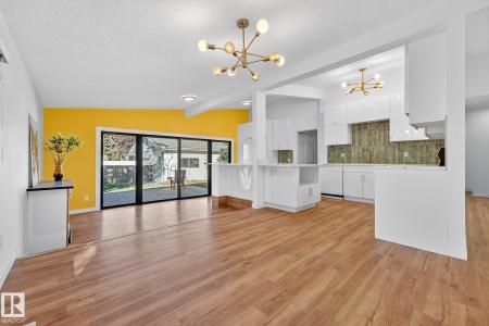 4312 117 STREET NW, Edmonton, Alberta T6J 1T8, CANADÁ