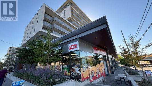 120 VARNA DRIVE, Toronto (englemount-lawrence), Ontario M6A 0B3, Canada