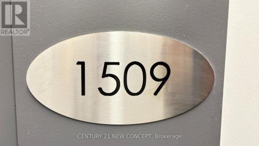 120 VARNA DRIVE, Toronto (englemount-lawrence), Ontario M6A 0B3, Canada