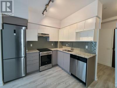 120 VARNA DRIVE, Toronto (englemount-lawrence), Ontario M6A 0B3, Canada