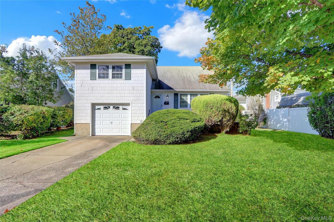 60 Elizabeth Drive, Bethpage, New York 11714