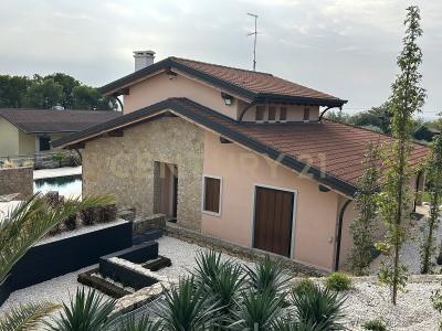 Via Corno D'Aquilio, Lavagno, Veneto 37030, איטליה