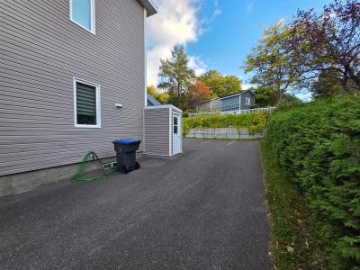 869-869A Rue Commerciale N., Témiscouata-sur-le-Lac, קוויבק G0L 1E0, קנדה