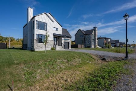 82 Rue du Canal, Quebec J0S 1T0, Canada