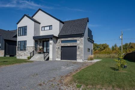 82 Rue du Canal, Quebec J0S 1T0, Canada