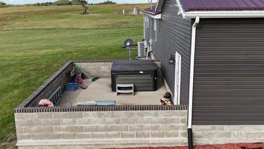 57912 TR 261, West Lafayette, Ohio 43845