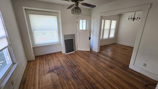 332 High Street, Cameron, 密苏里州 64429, 美国