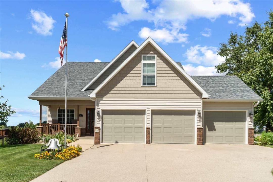110 Willow Ln, Northliberty, Iowa 52317