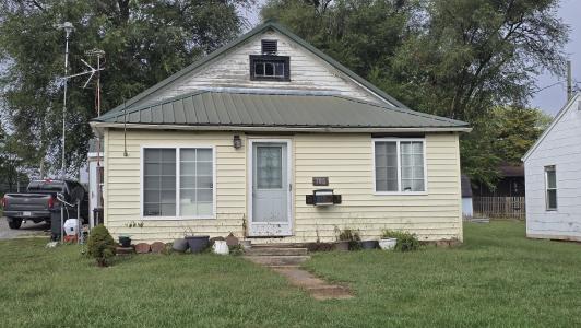 106 S Orange Street, Cameron, Missouri 64429, USA