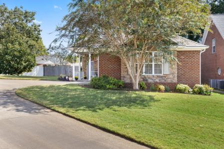 232 Camelot Way, Florence, Alabama 35633, USA