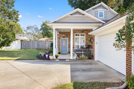 232 Camelot Way, Florence, Alabama 35633