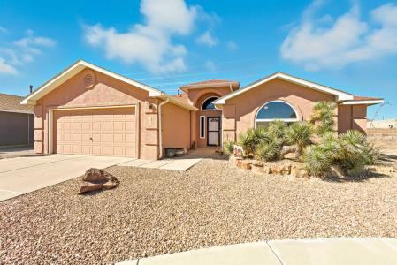 823 Corral Street SW, Los Lunas, New Mexico 87031
