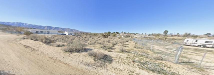 E W 11 APN 3037-026-031, Pearblossom, California 93553