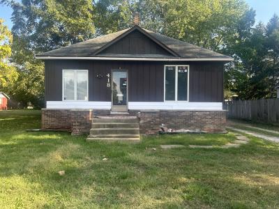 418 East Elm Street, Gillespie, Illinois 62033, USA