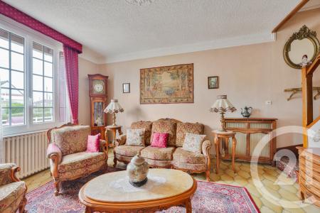 Combs La Ville, Isla De Francia 77380, Francia