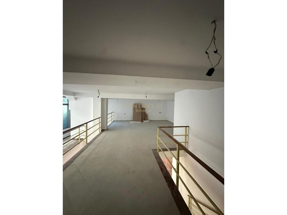 Shkolla e Baletit, Tirana, אלבניה