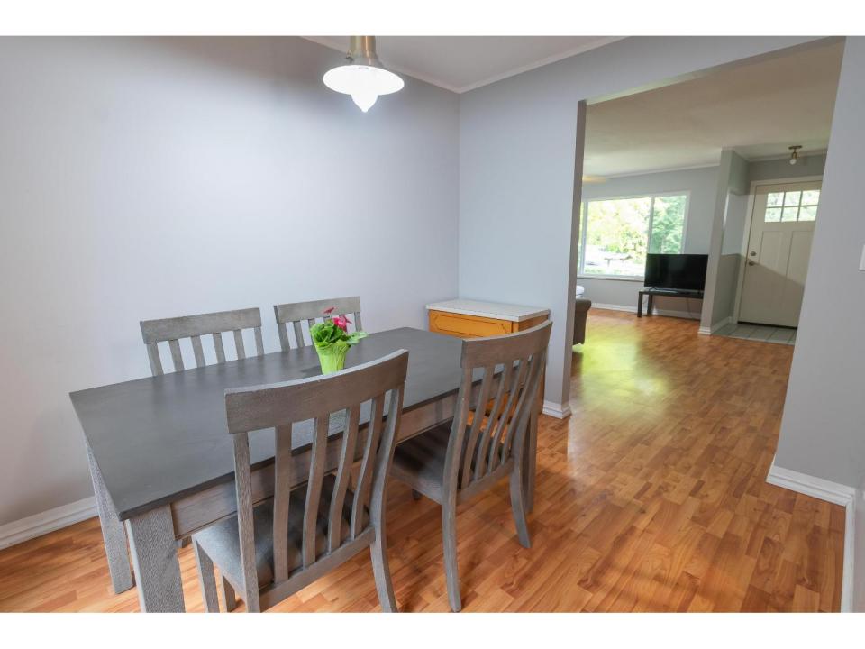 8061 CARIBOU, 西班牙教会风格, 不列颠哥伦比亚省 V2V 5R1, 加拿大