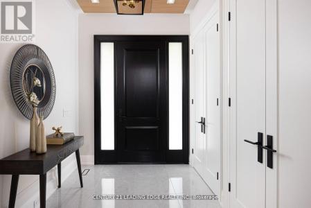 48 TANGMERE ROAD, Toronto (banbury-don Mills), Ontario M3B 2N3, CANADÁ