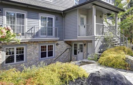 270  Rue du Mont-Plaisant, Mont-Tremblant, Quebec J8E 1L2, Canadá