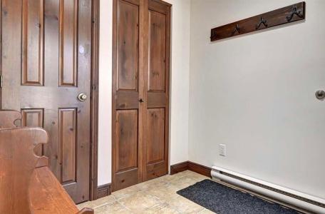 270  Rue du Mont-Plaisant, Mont-Tremblant, Quebec J8E 1L2, Canadá