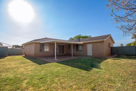 9 George Field Drive, Parkes, NSW 2870, Australia