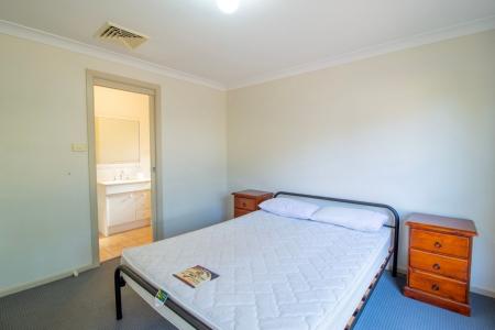 9 George Field Drive, Parkes, NSW 2870, Australia