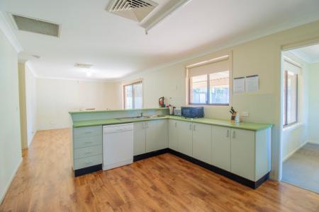 10 Thomas Tom Crescent, Parkes, NSW 2870, Austrália