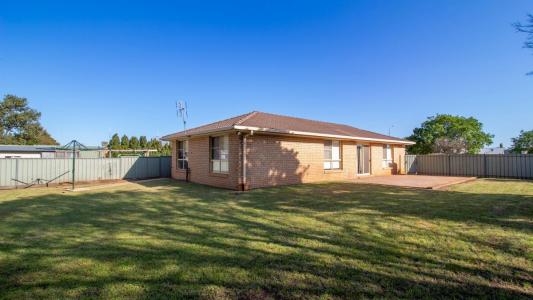 16 Thomas Tom Crescent, Parkes, NSW 2870, Australia
