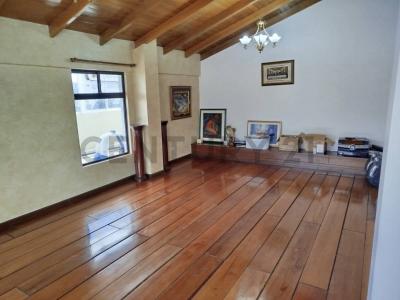 Avenida Gaspar de Villaroel y Manuel Guzman S/N, Quito, Pichincha 00001, Ecuador