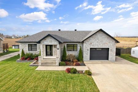 47  Rue Jean-François, Saint-Chrysostome, Quebec J0S 1R0, Canada