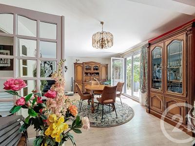 Combs La Ville, Isla De Francia 77380, Francia