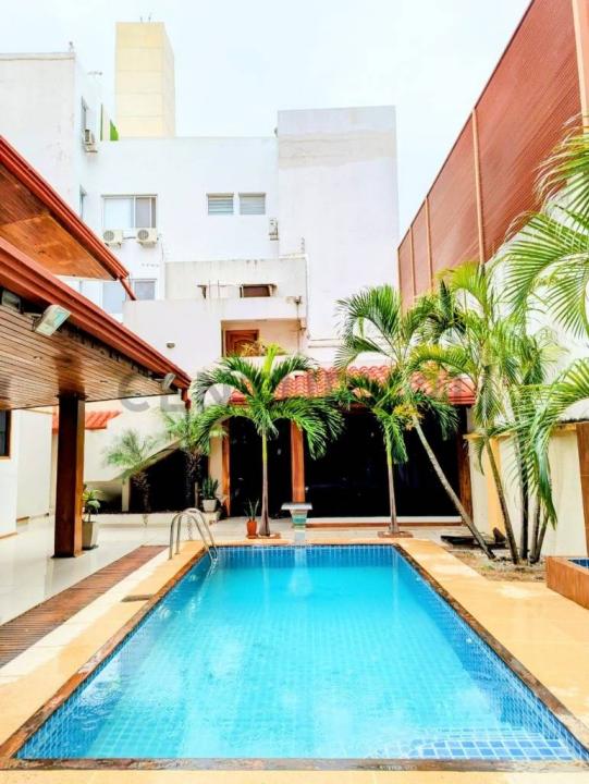 calle fermin peralta plaza alejandro chavez , Equipetrol, Santa Cruz 0000, Bolivia