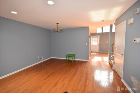 -24 Hawthorne Road, North Brunswick, ニュージャージー 08902, アメリカ合衆国