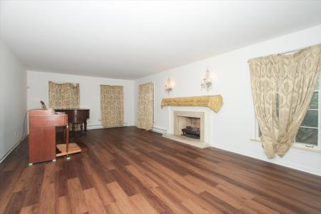 87 Lincolnshire Dr, Lincolnshire, Illinois 60069