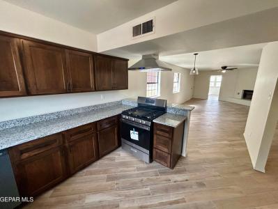 10905 Sage Brush Way A & B, El Paso, טקסס 79936, ארצות הברית של אמריקה 