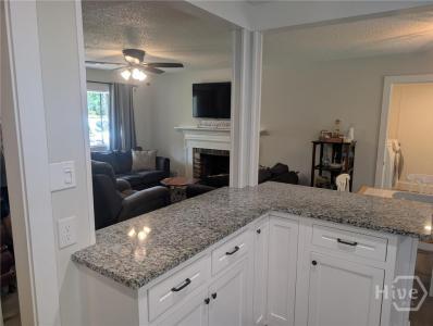 8615 HURST AVE, Savannah, 乔治亚州 31406, 美国