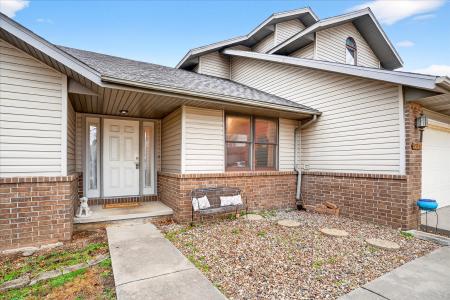 2571 North Honeysuckle Way, Springfield, 密苏里州 65802, 美国