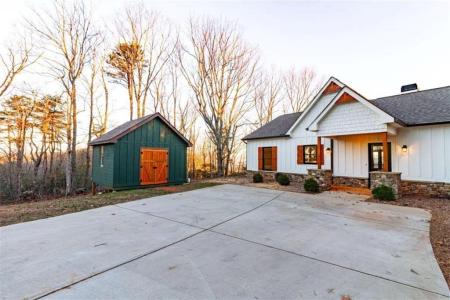 1335 Daybreak Road, Cleveland, Geórgia 30528, Estados Unidos