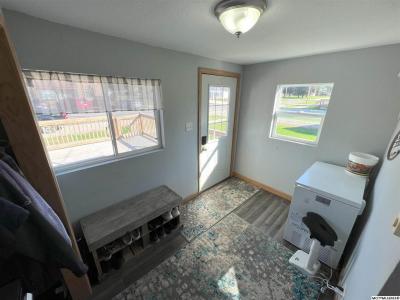 421 Sherman St, Sheffield, 愛荷華州 50475, 美國