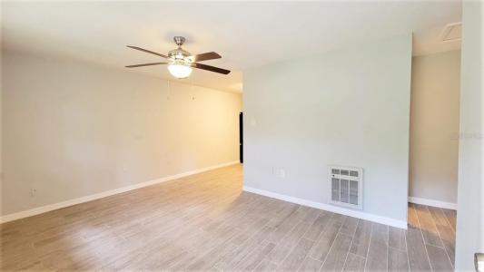 5320 Pine Street , B, Seffner, 佛羅里達州 33584, 美國