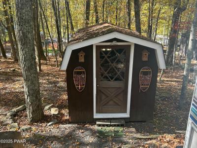 236 Village Drive E, Milford, Pennsylvania 18337