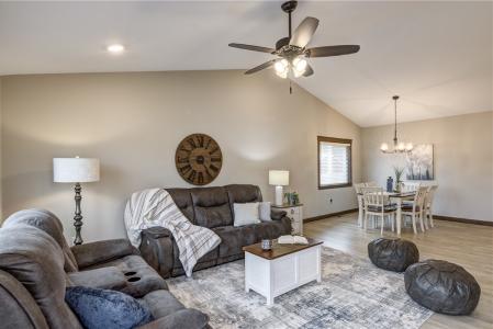 1652 Kyler Street, Altoona, Wisconsin 54720, États-Unis