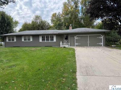 2219 Clare Drive, North Mankato, Minnesota 56003, USA