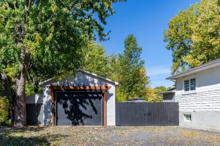 1674 Rue des Tulipes, Carignan, Quebec J3L 5E4, Canadá